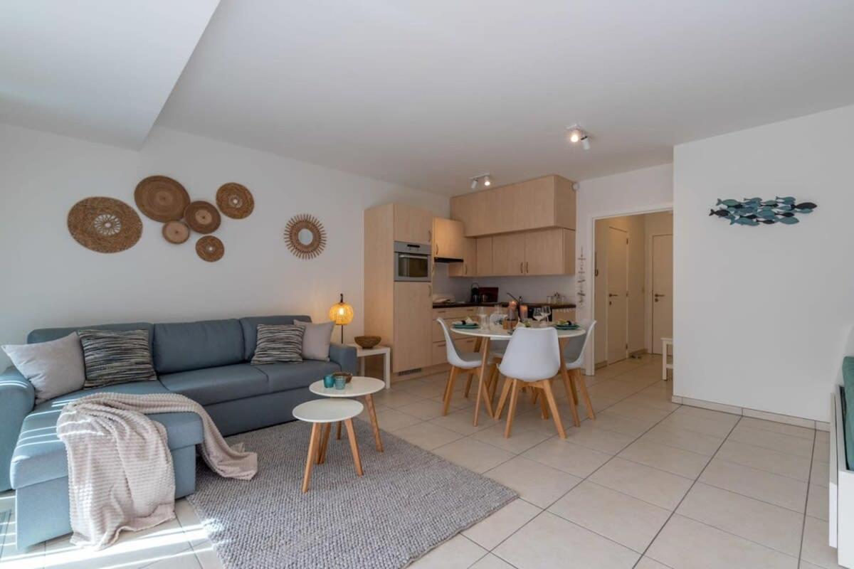 Appartement 'Blue Sea' - Studio In Ostend With Private Parking Extérieur photo