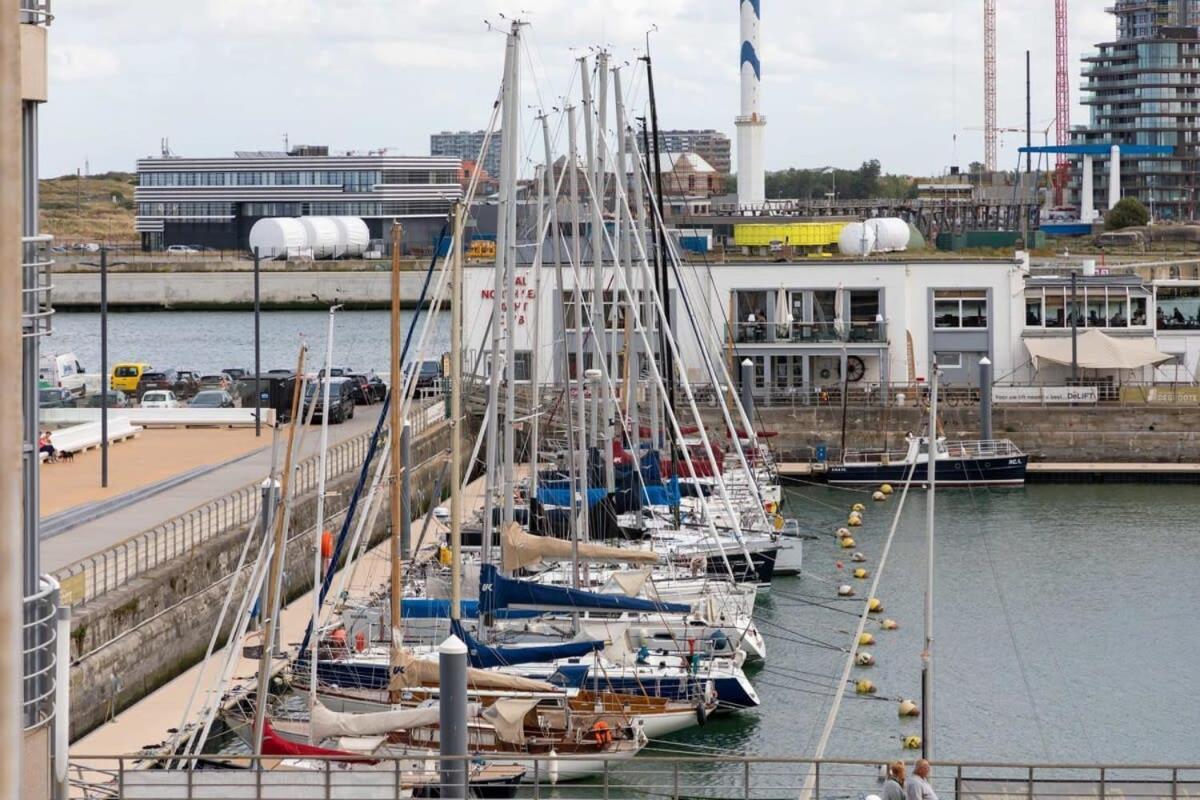 Appartement 'Blue Sea' - Studio In Ostend With Private Parking Extérieur photo